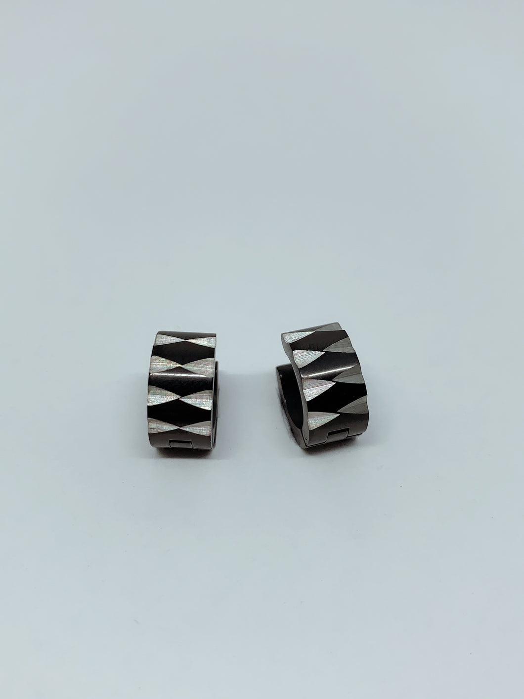 Stainless steel hinge earring