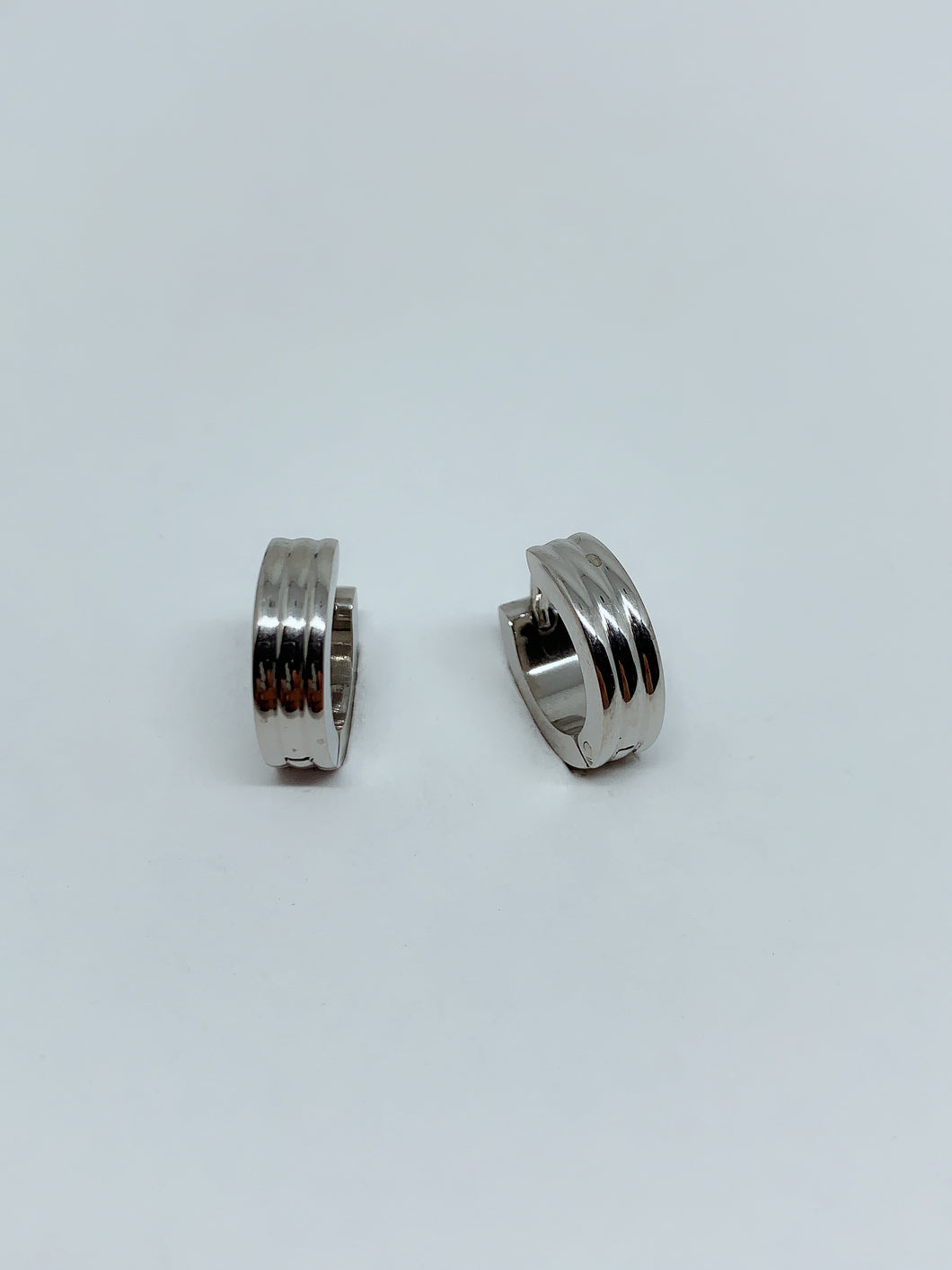 Stainless steel hinge earring