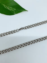 Load image into Gallery viewer, Stainless steel chains
