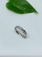 Load image into Gallery viewer, Sterling silver ring
