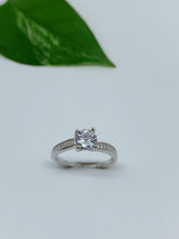 Load image into Gallery viewer, Sterling silver ring
