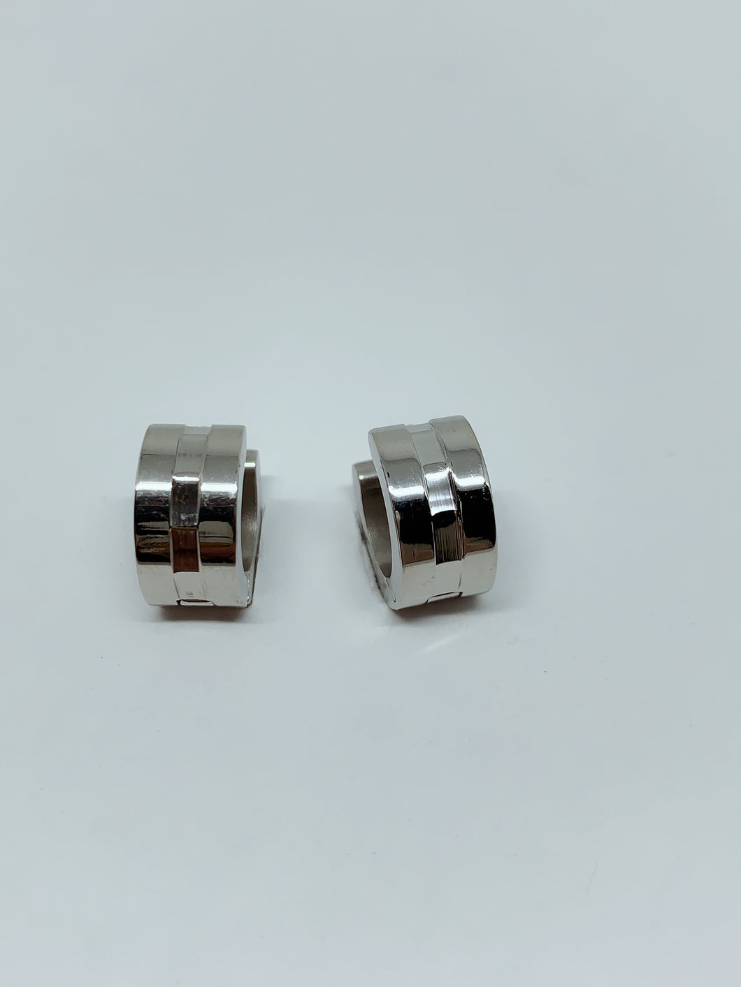 Stainless steel hinge earring