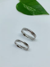 Load image into Gallery viewer, Sterling silver ring
