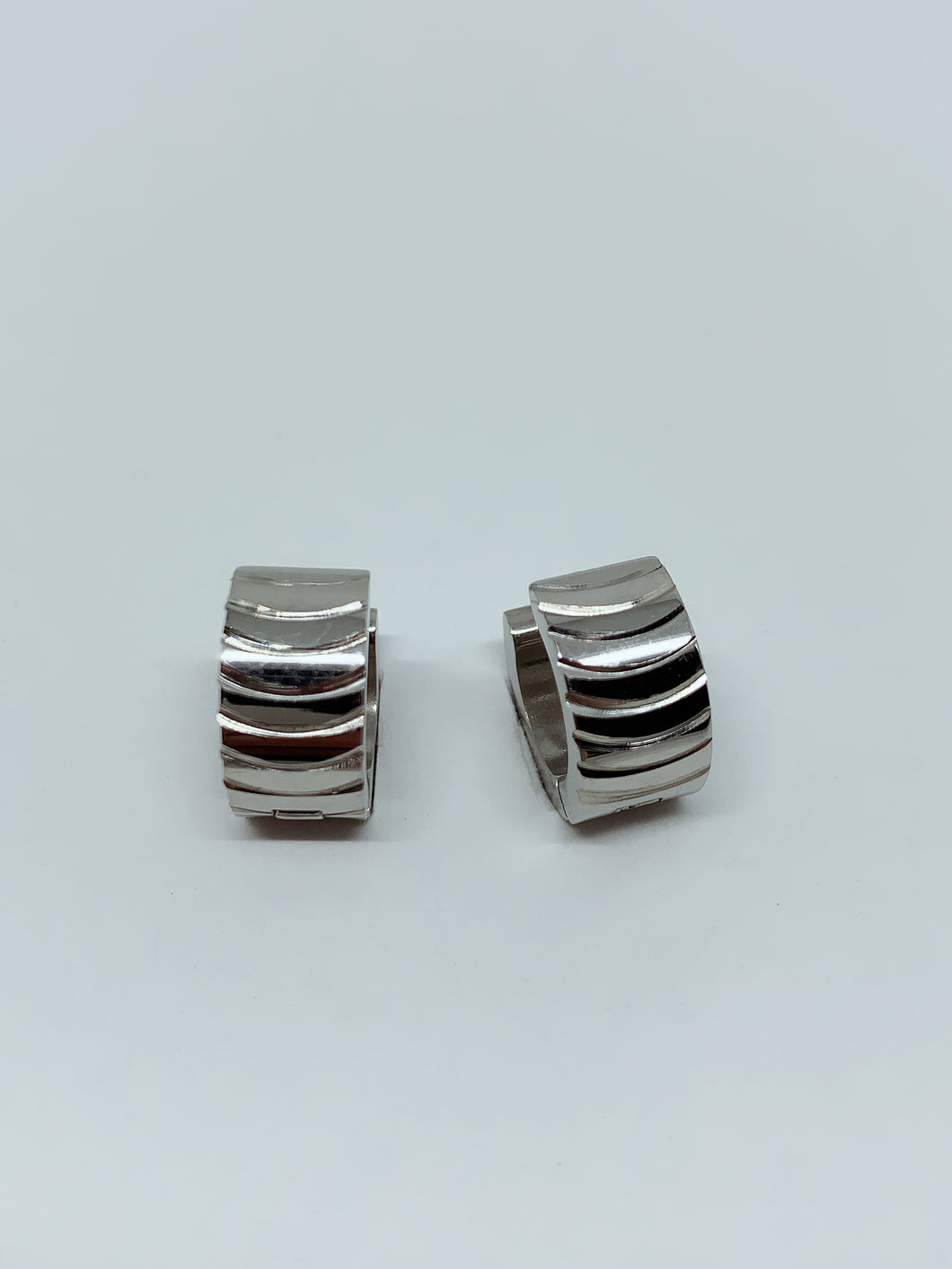 Stainless steel hinge earring