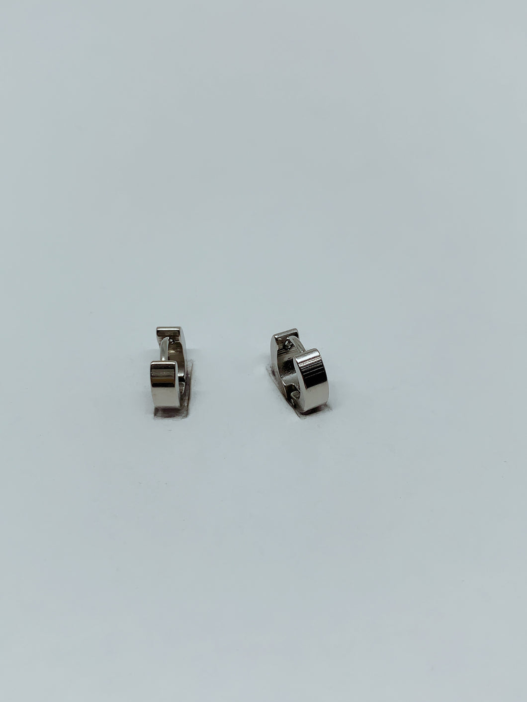 Stainless steel hinge earring