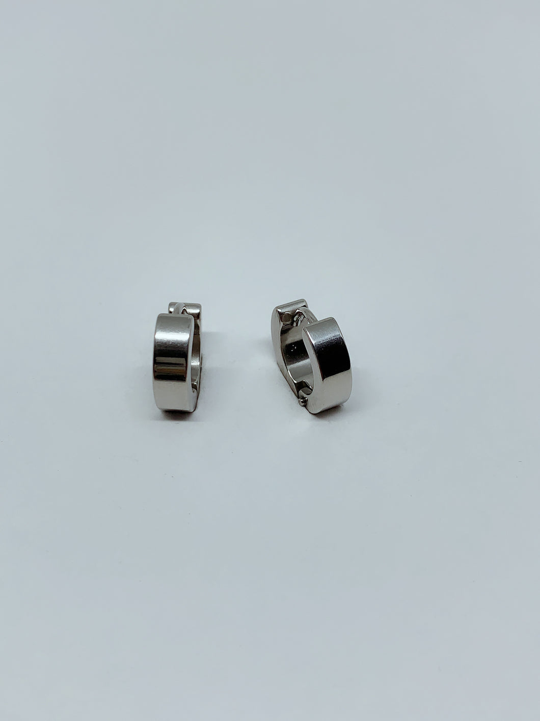 Stainless steel hinge earring