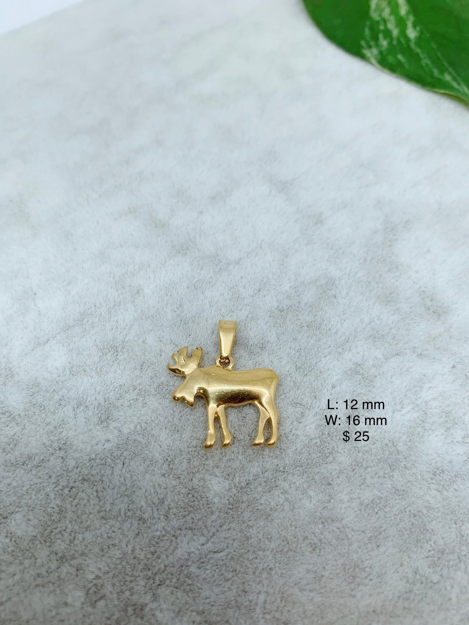 Moose stainless steel pendant