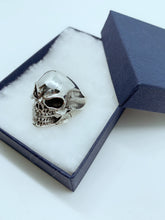 Load image into Gallery viewer, Sterling silver men’s ring
