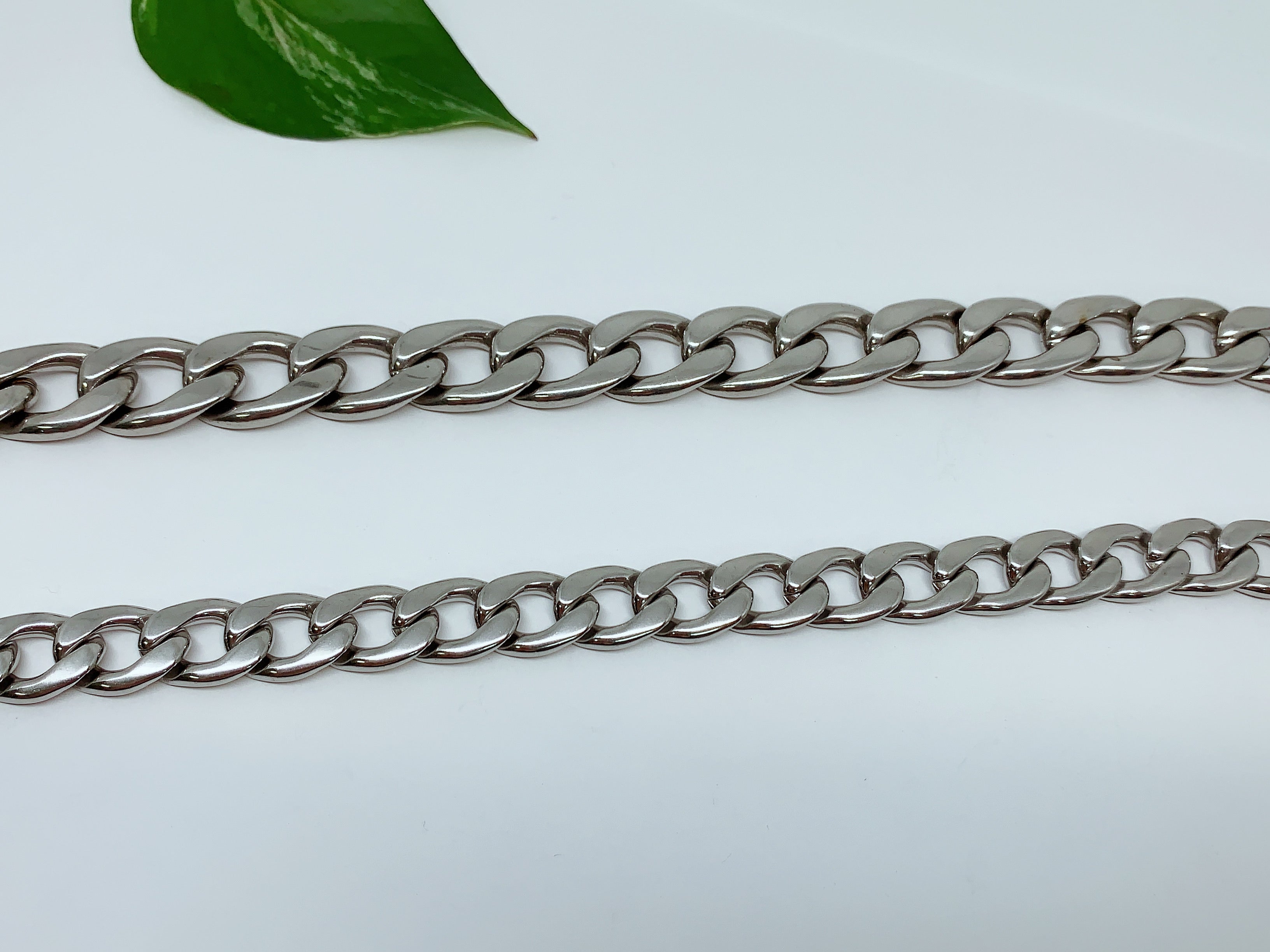 Stainless steel chain