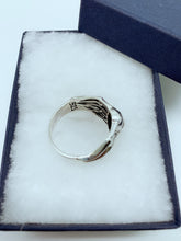 Load image into Gallery viewer, Sterling silver men’s ring
