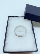 Load image into Gallery viewer, Sterling silver men’s ring
