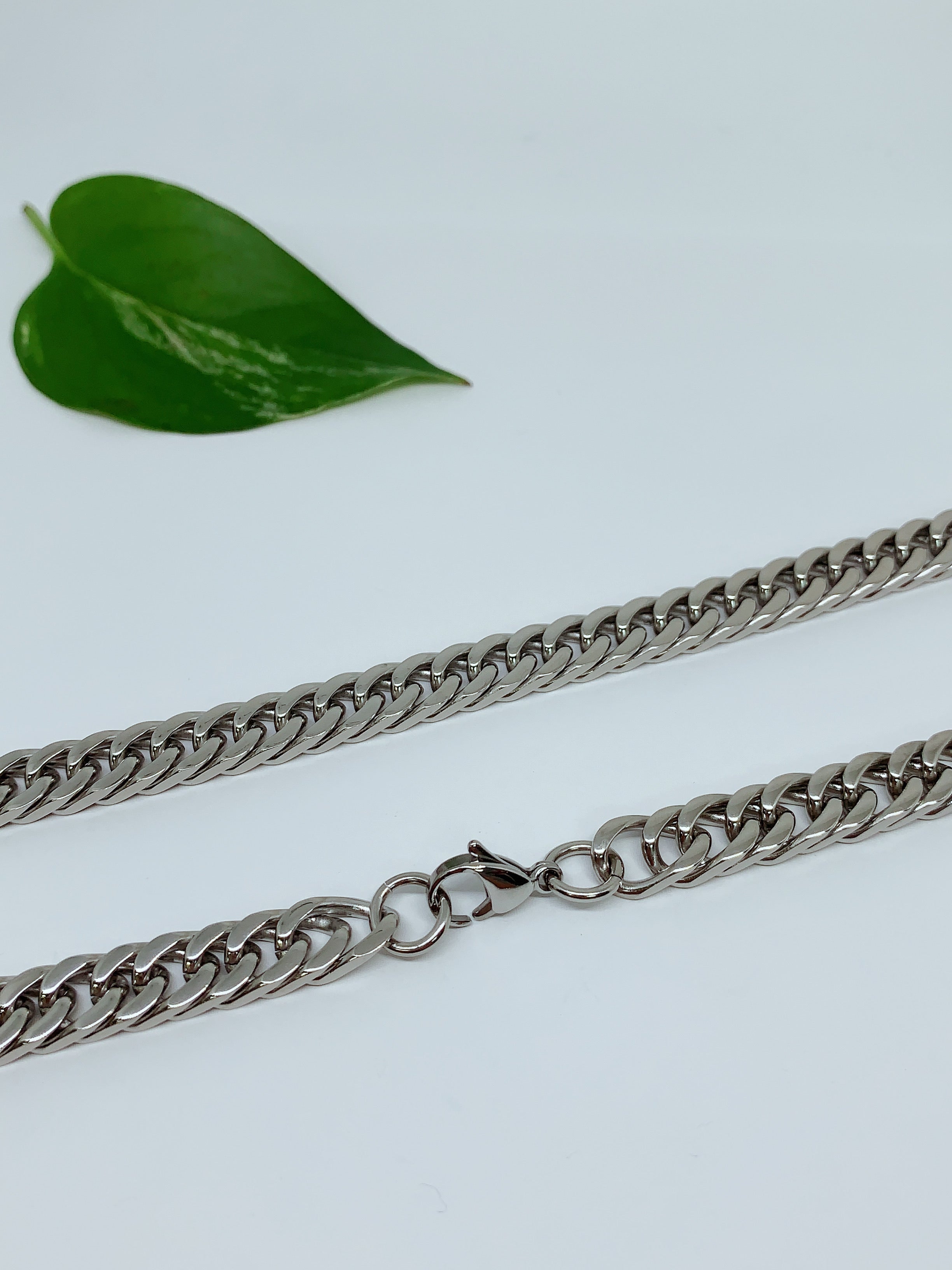 Stainless steel chain