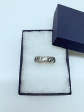 Load image into Gallery viewer, Sterling silver men’s ring
