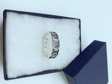 Load image into Gallery viewer, Sterling silver men’s ring
