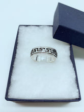 Load image into Gallery viewer, Sterling silver men’s ring
