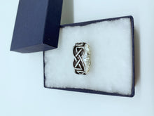 Load image into Gallery viewer, Sterling silver men’s ring
