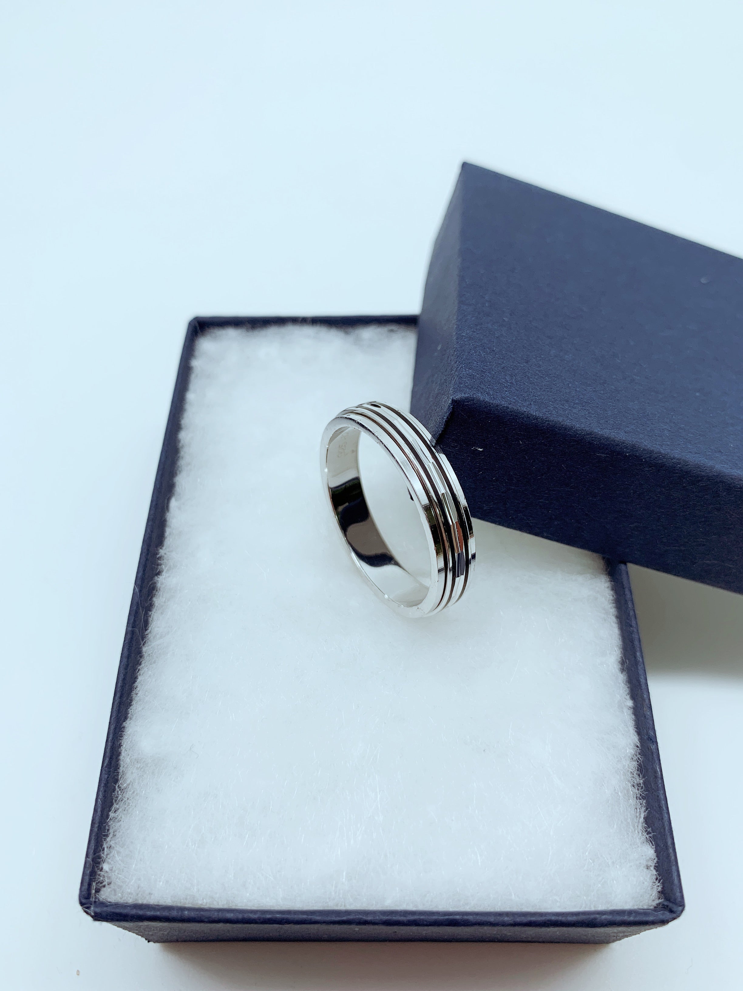 Sterling silver men’s ring