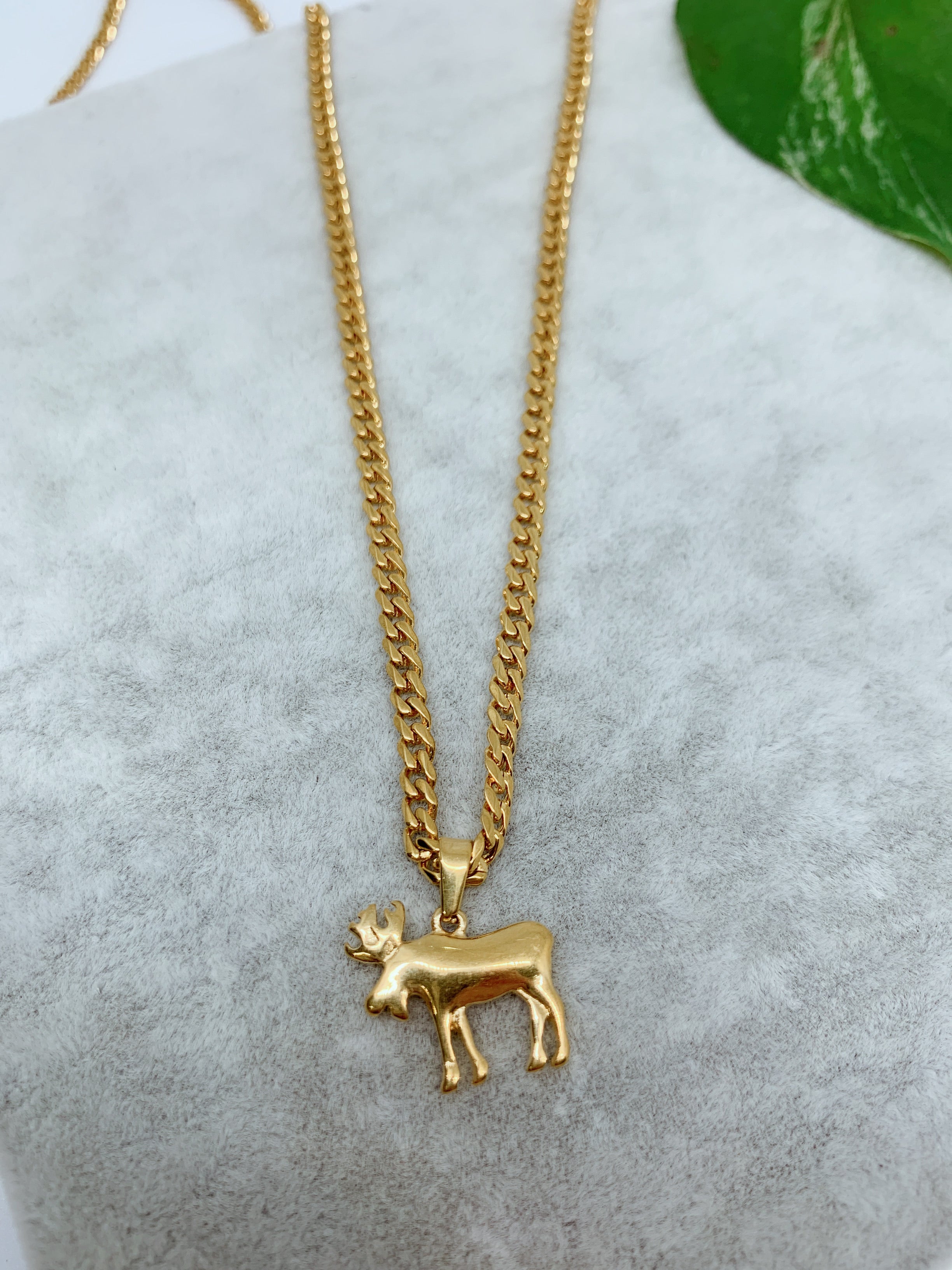 Moose stainless steel pendant