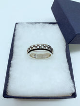 Load image into Gallery viewer, Sterling silver men’s ring
