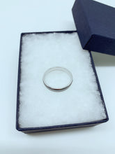 Load image into Gallery viewer, Sterling silver men’s ring
